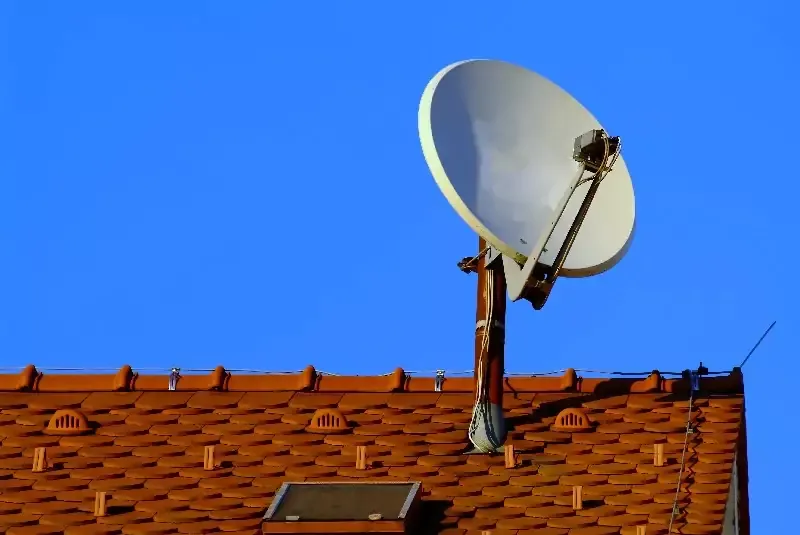 Antenne TNT sur toiture